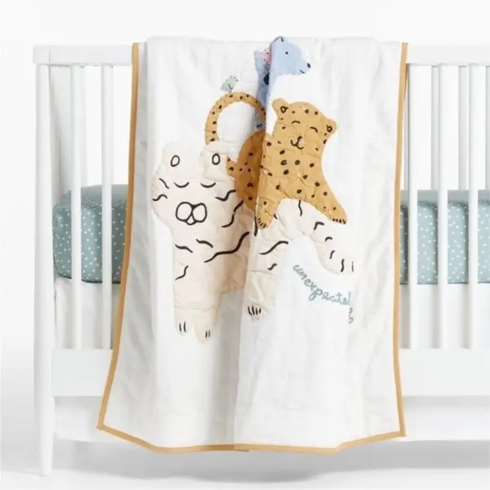 Crate and Barrel Kids Surprise Friends Animal Baby Crib Quilt - NEW